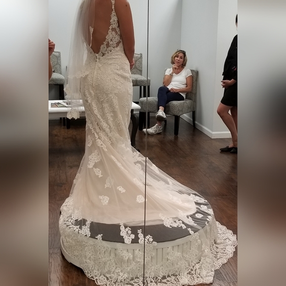 Stella York wedding dress - Picture 6 of 9